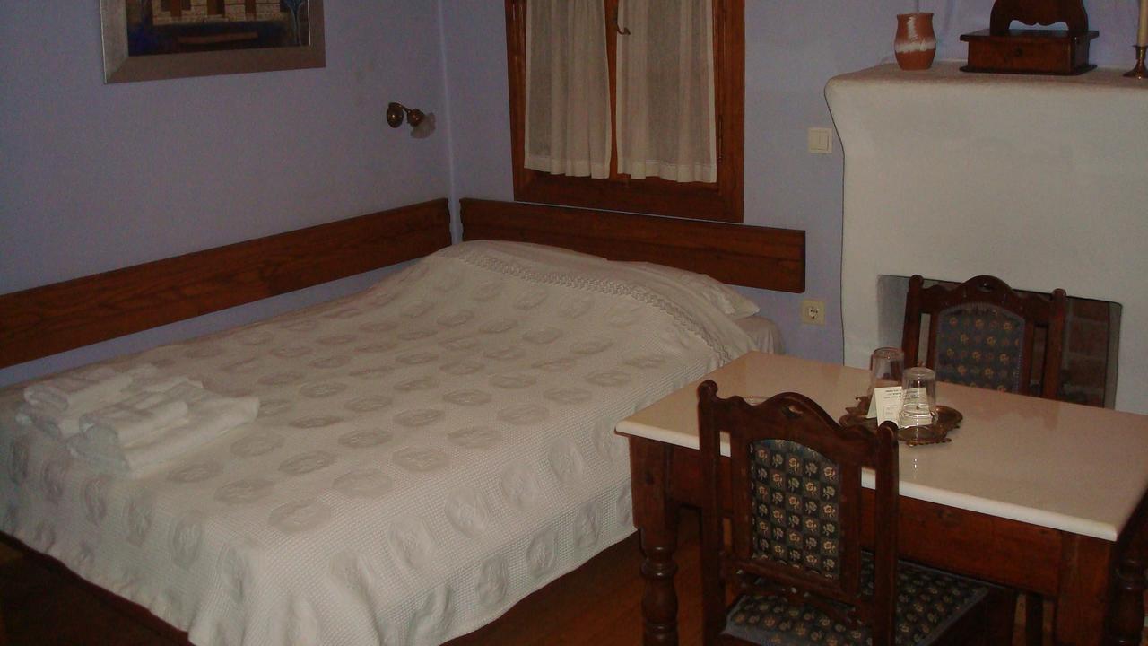 Oikia Alexandrou Traditional Inn Arnaía Esterno foto
