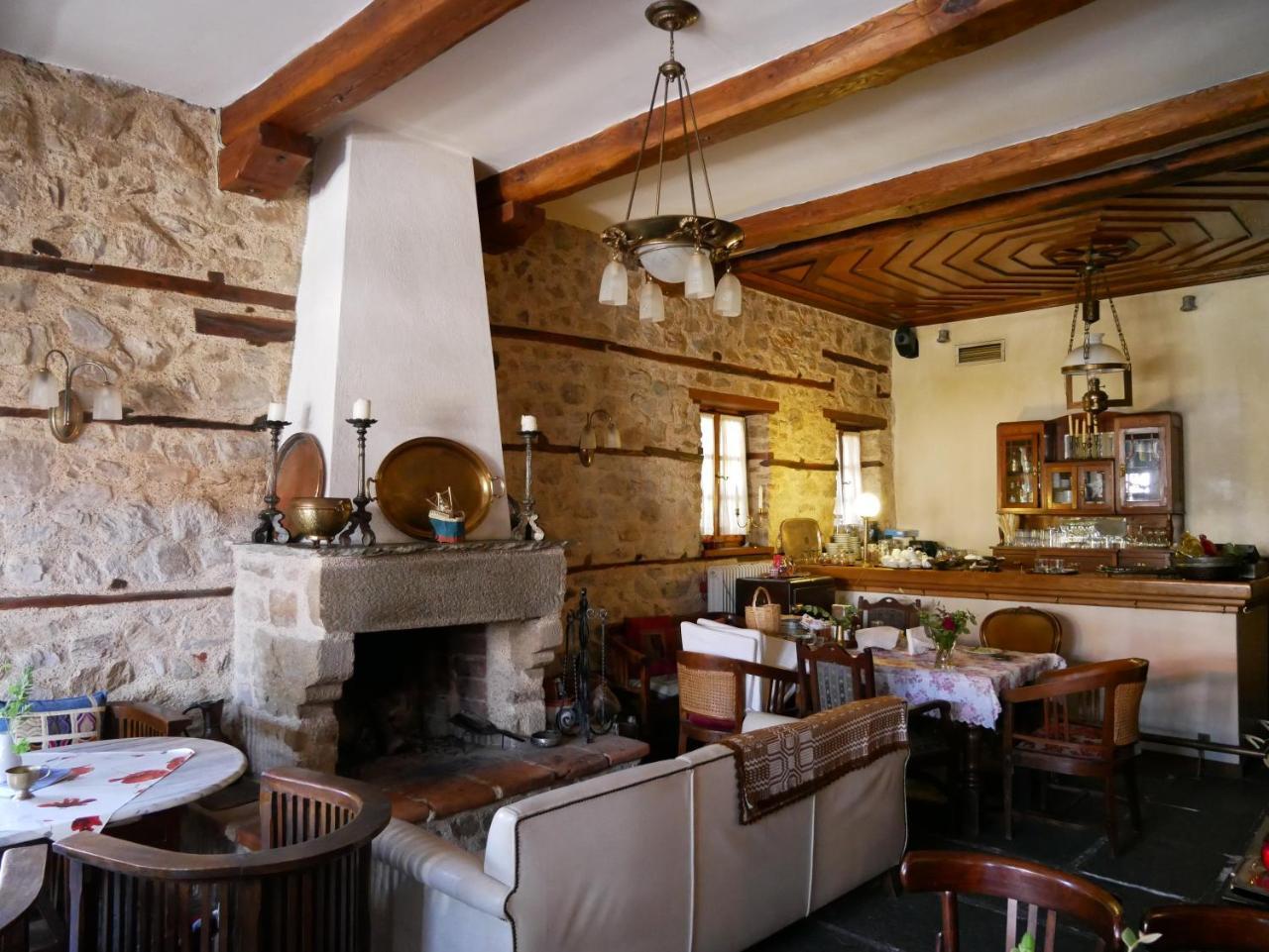 Oikia Alexandrou Traditional Inn Arnaía Esterno foto