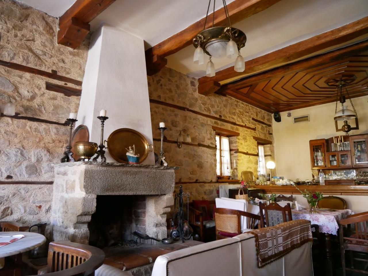 Oikia Alexandrou Traditional Inn Arnaía Esterno foto