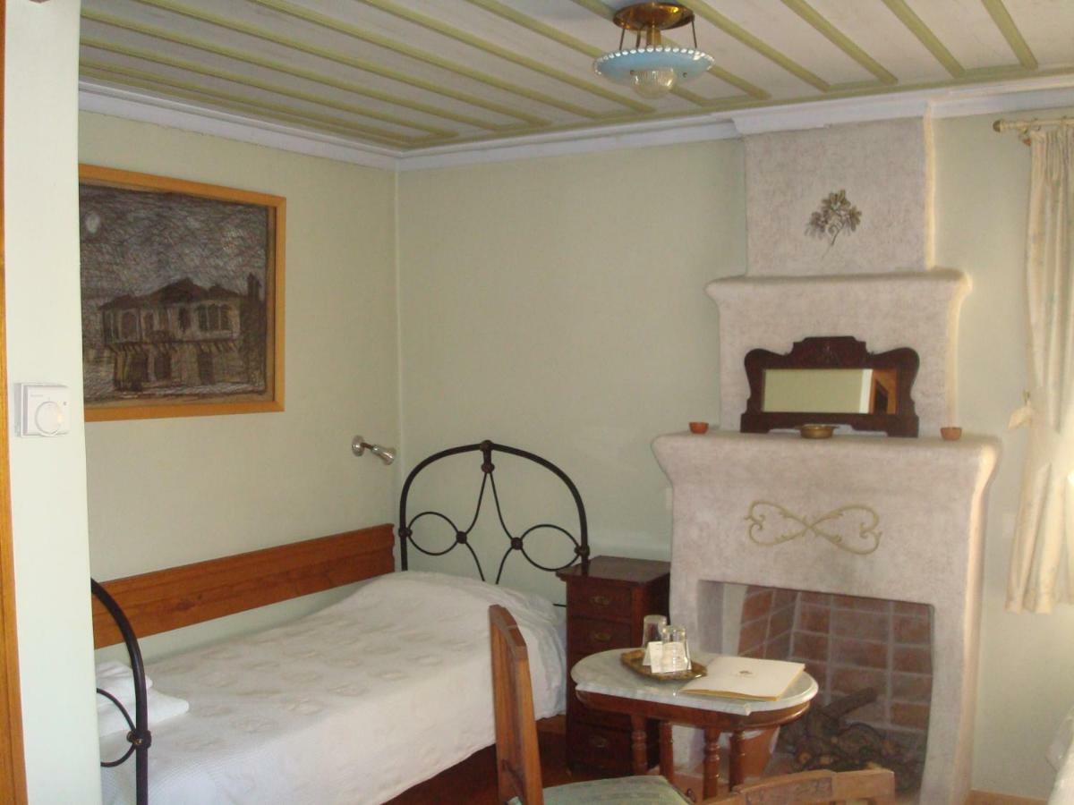 Oikia Alexandrou Traditional Inn Arnaía Esterno foto